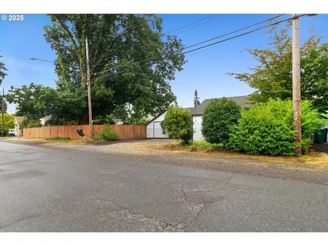 7324 SE Crystal Springs Boulevard Portland OR 97206