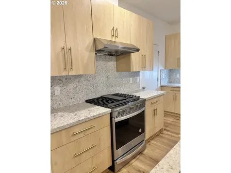 6371 SE 84th Avenue Portland OR 97266