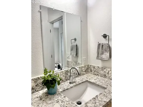 6371 SE 84th Avenue Portland OR 97266