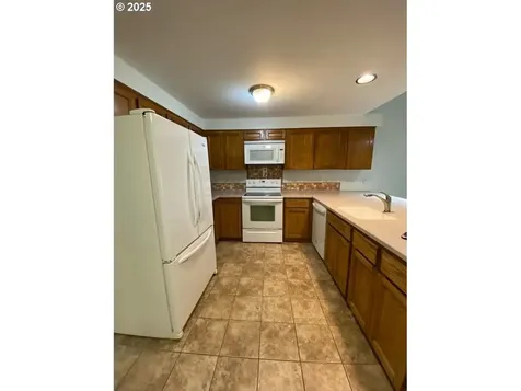 20820 SE Hawthorne Street Gresham OR 97030
