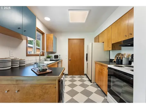 10521 SE Francis Street Portland OR 97266