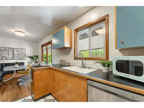 10521 SE Francis Street Portland OR 97266