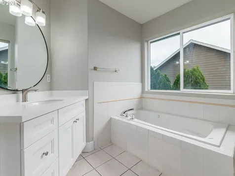 10938 SE Knapp Street Portland OR 97266