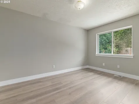 10938 SE Knapp Street Portland OR 97266