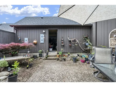 157 Westbrook Way Eugene OR 97405