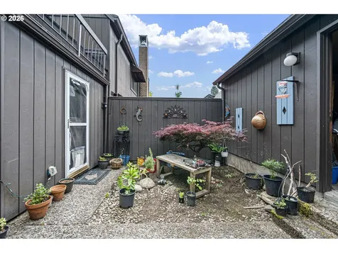 157 Westbrook Way Eugene OR 97405