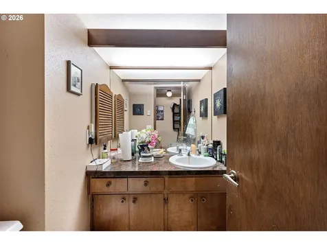 157 Westbrook Way Eugene OR 97405