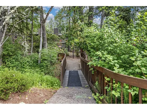 157 Westbrook Way Eugene OR 97405
