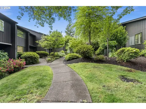 157 Westbrook Way Eugene OR 97405