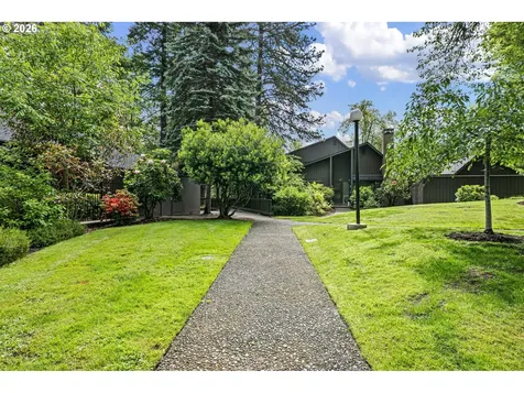 157 Westbrook Way Eugene OR 97405