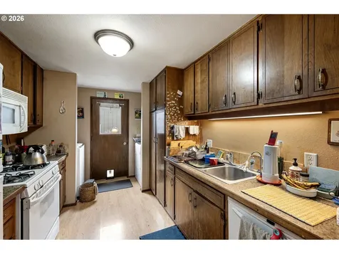 157 Westbrook Way Eugene OR 97405