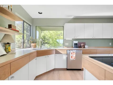 23 Masaryk Street Lake Oswego OR 97035