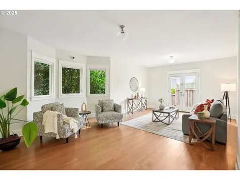 2423 NW Northrup Street Portland OR 97210