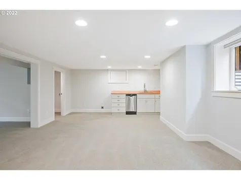2423 NW Northrup Street Portland OR 97210