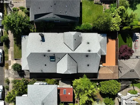 2423 NW Northrup Street Portland OR 97210