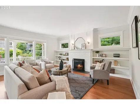 2423 NW Northrup Street Portland OR 97210