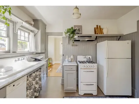 7132 NE Mallory Avenue Portland OR 97211