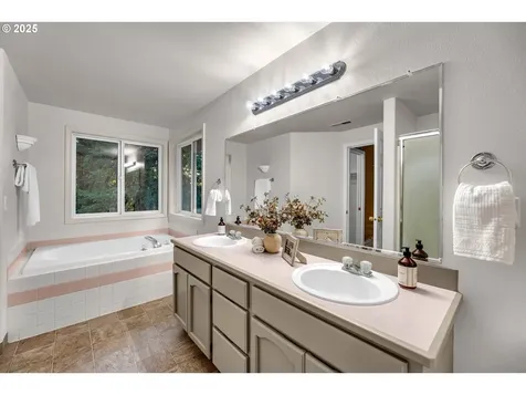 17602 NE 232nd Avenue Brush Prairie WA 98606