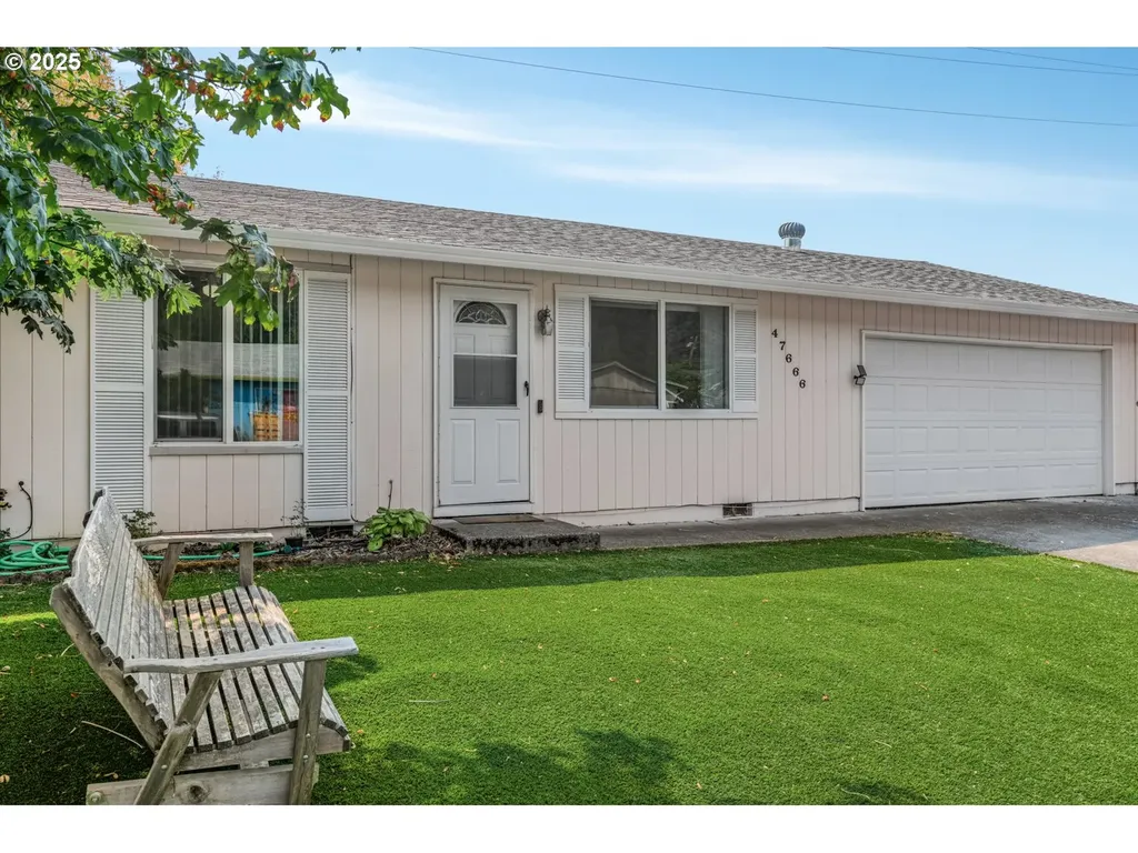 47666 W 1st Street Oakridge OR 97463