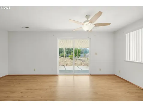 47666 W 1st Street Oakridge OR 97463