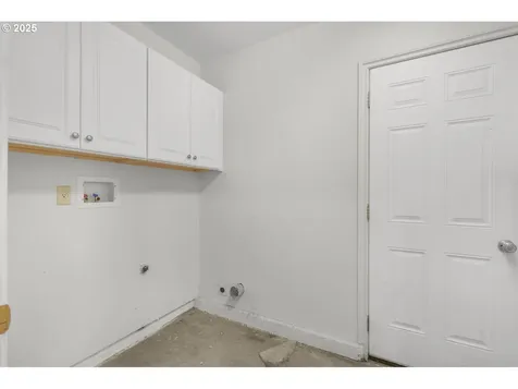 47666 W 1st Street Oakridge OR 97463