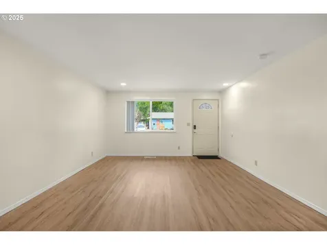 47666 W 1st Street Oakridge OR 97463