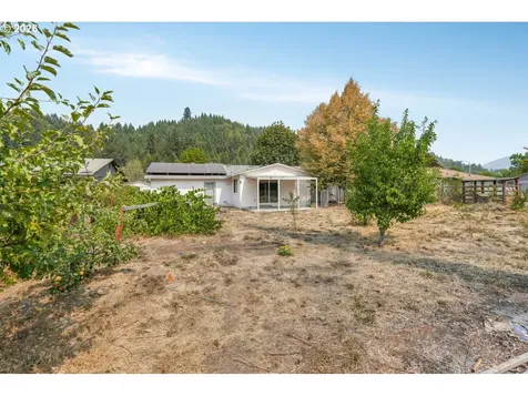 47666 W 1st Street Oakridge OR 97463