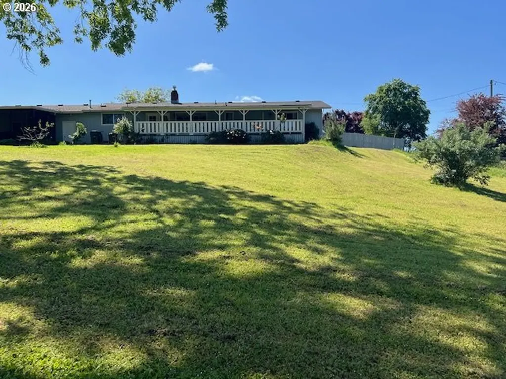 207 NE Spencer Court Roseburg OR 97470