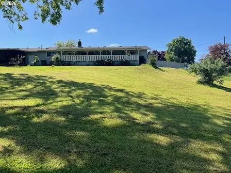 207 NE Spencer Court Roseburg OR 97470