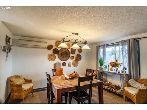 207 NE Spencer Court Roseburg OR 97470