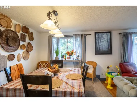 207 NE Spencer Court Roseburg OR 97470