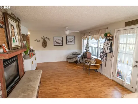 207 NE Spencer Court Roseburg OR 97470