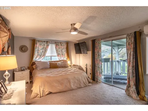 207 NE Spencer Court Roseburg OR 97470