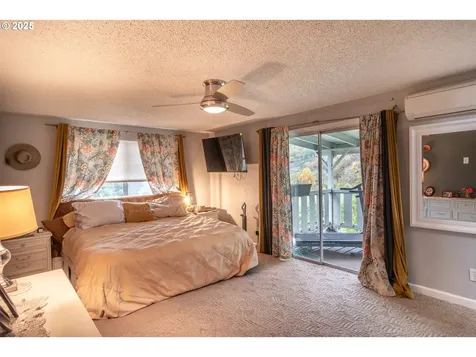 207 NE Spencer Court Roseburg OR 97470
