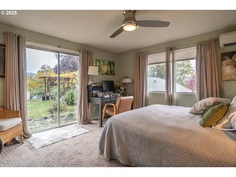 207 NE Spencer Court Roseburg OR 97470