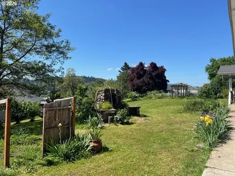 207 NE Spencer Court Roseburg OR 97470