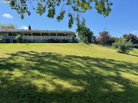 207 NE Spencer Court Roseburg OR 97470