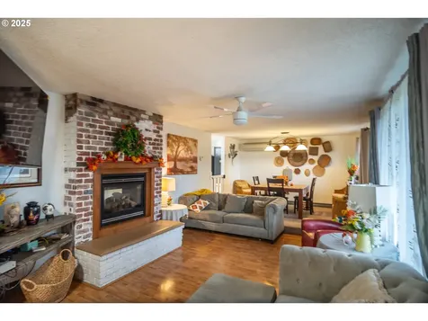 207 NE Spencer Court Roseburg OR 97470