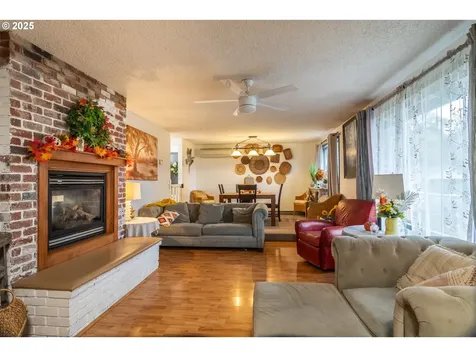 207 NE Spencer Court Roseburg OR 97470