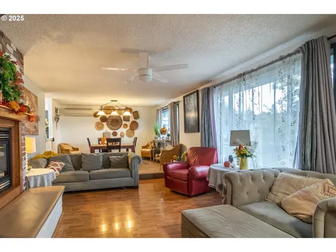 207 NE Spencer Court Roseburg OR 97470