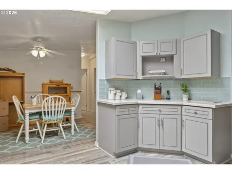 17561 SW Hancock Way Beaverton OR 97006
