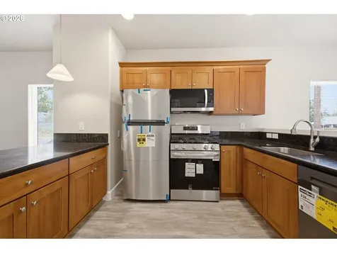 6136 SE Duke Street Portland OR 97206