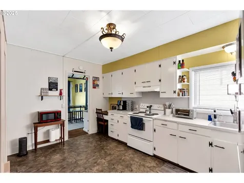 402 SE 75th Avenue Portland OR 97215