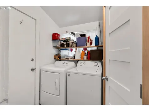 402 SE 75th Avenue Portland OR 97215
