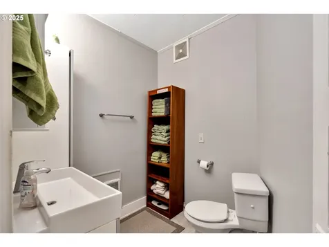 402 SE 75th Avenue Portland OR 97215