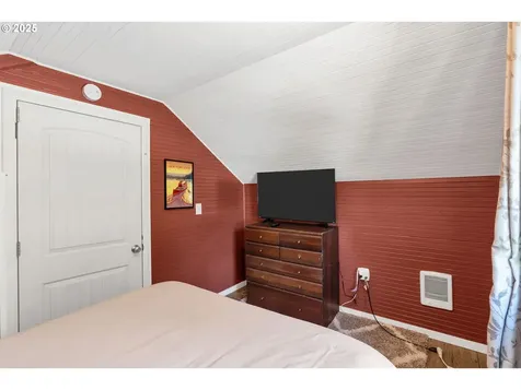 402 SE 75th Avenue Portland OR 97215