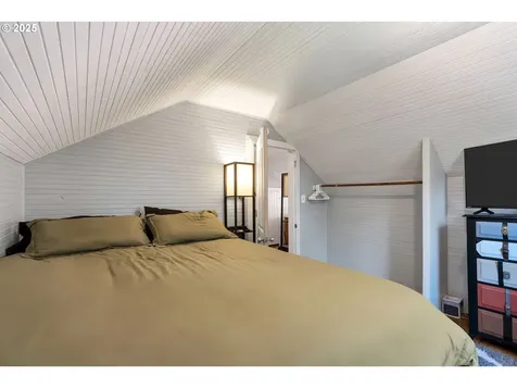 402 SE 75th Avenue Portland OR 97215