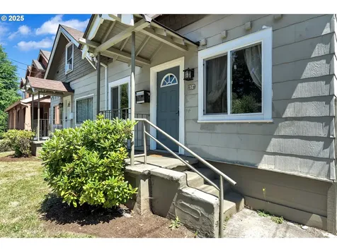 402 SE 75th Avenue Portland OR 97215