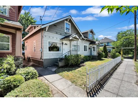402 SE 75th Avenue Portland OR 97215