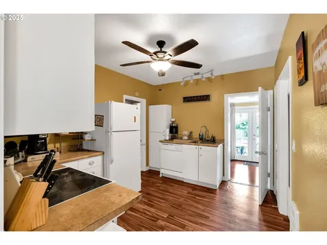402 SE 75th Avenue Portland OR 97215